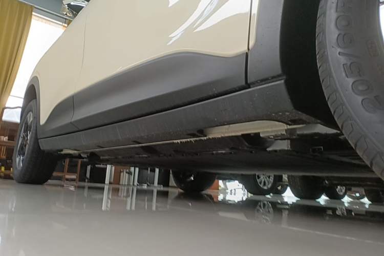 Used Geely Galaxy Geome 2026 Model 410km Freedom Edition Right Side Sill