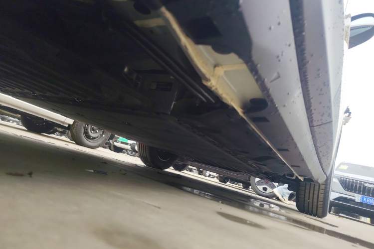 Used Geely Galaxy Geome 2026 Model 310km Youth Edition Right Side Sill