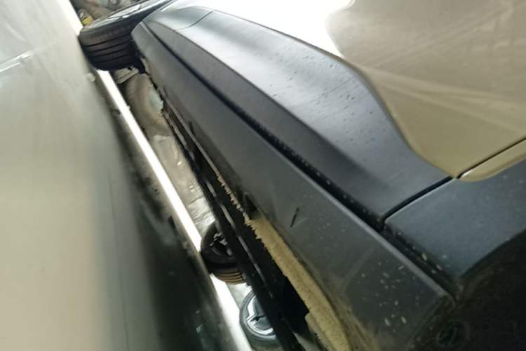 Used Geely Galaxy Geome 2026 Model 310km Youth Edition Right Side Sill