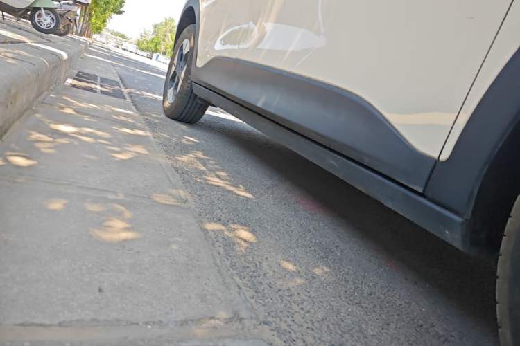 Used Geely Galaxy Geome 2026 Model 410km Freedom Edition Right Side Sill