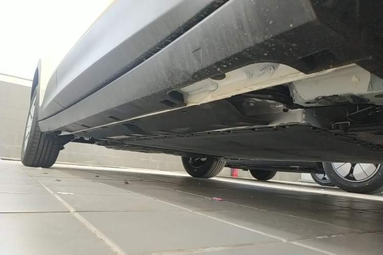 Used Geely Galaxy Geome 2026 Model 310km Youth Edition Right Side Sill