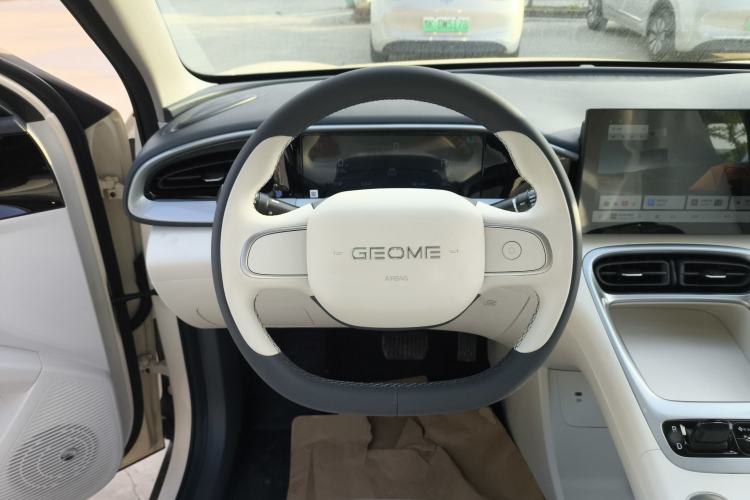 Used Geely Galaxy Geome 2026 Model 310km Youth Edition Steering Wheel