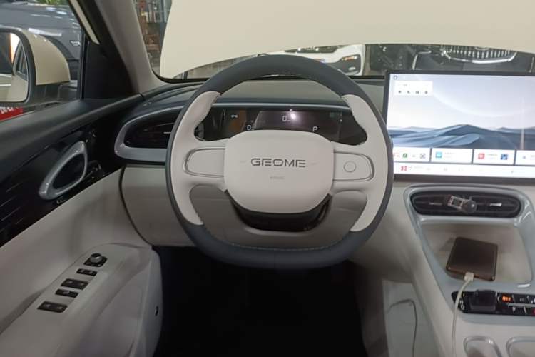 Used Geely Galaxy Geome 2026 Model 410km Freedom Edition Steering Wheel