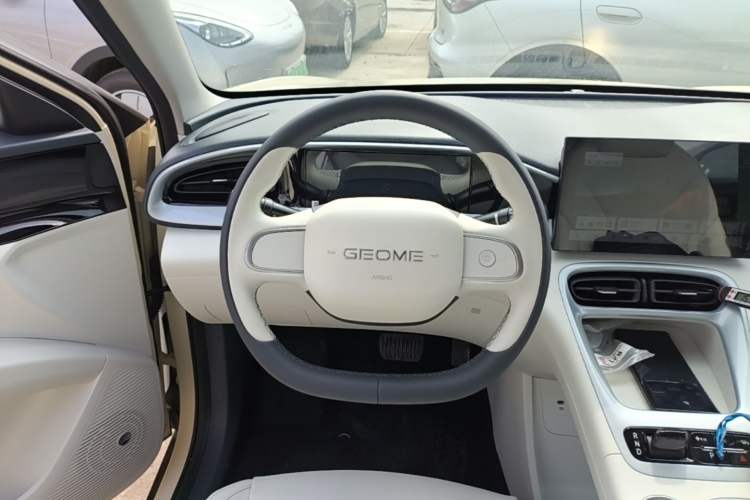 Used Geely Galaxy Geome 2026 Model 310km Youth Edition Steering Wheel