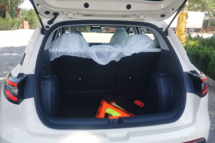 Used Geely Galaxy Geome 2026 Model 310km Youth Edition Trunk