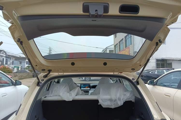 Used Geely Galaxy Geome 2026 Model 310km Youth Edition Trunk