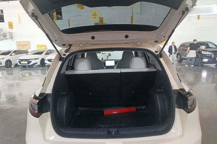 Used Geely Galaxy Geome 2026 Model 310km Youth Edition Trunk