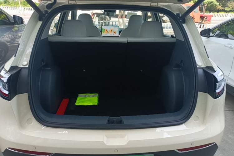 Used Geely Galaxy Geome 2026 Model 410km Freedom Edition Trunk