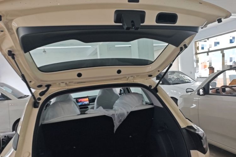 Used Geely Galaxy Geome 2026 Model 310km Youth Edition Trunk