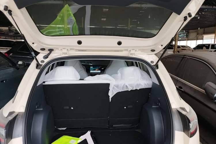 Used Geely Galaxy Geome 2026 Model 310km Youth Edition Trunk