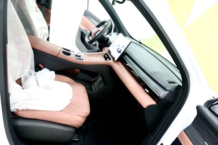 Used Geely Galaxy L6 2025 EM-i 140km Long-Range Version Interior 5