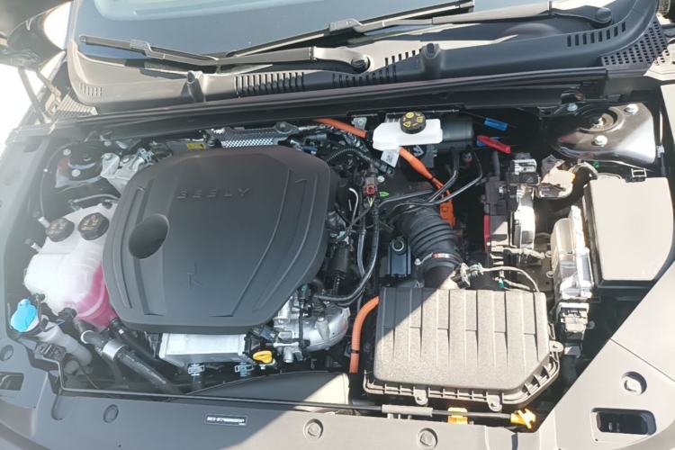 Used Geely Galaxy L6 2023 125km Starship Engine Bay