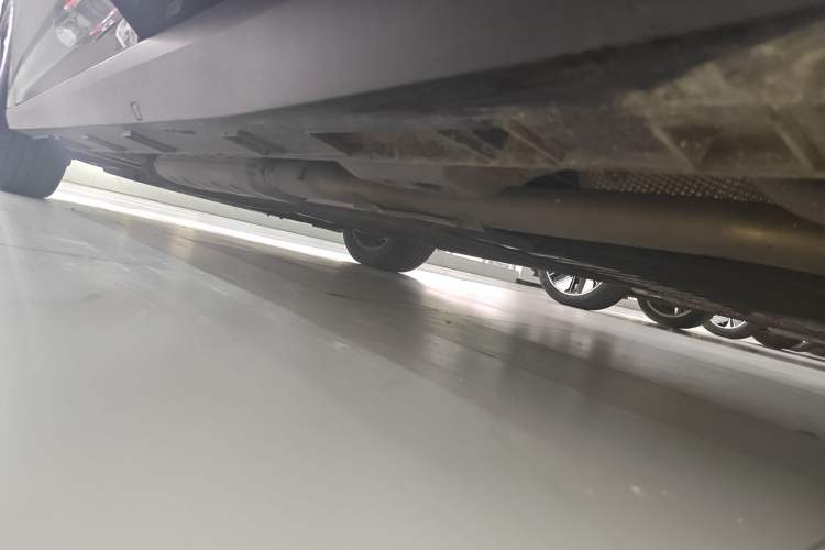 Used Geely Galaxy L6 2023 60km PLUS Left Side Sill