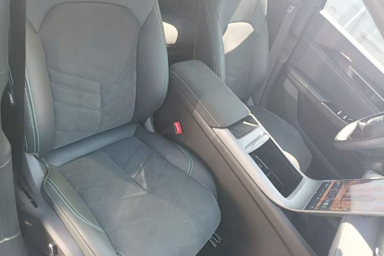 Used Geely Galaxy L6 2023 125km Starship Right Front Seat