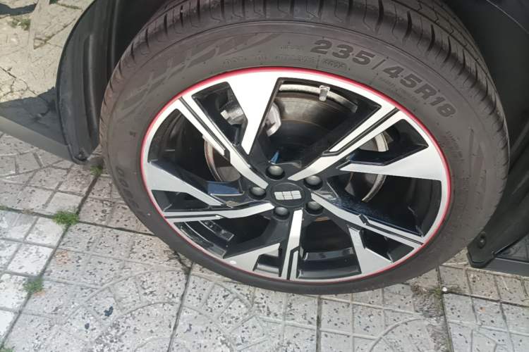 Used Geely Galaxy L6 2023 125km Starship Right Rear Wheel Hub