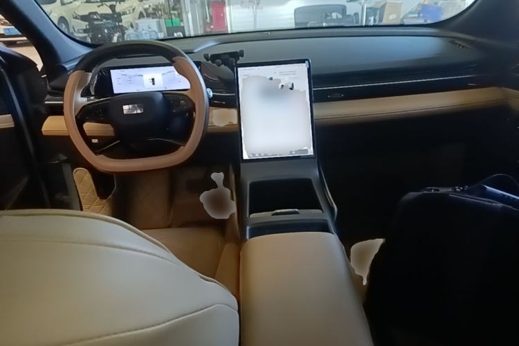 Used Geely Galaxy L6 2023 125km MAX Center Console
