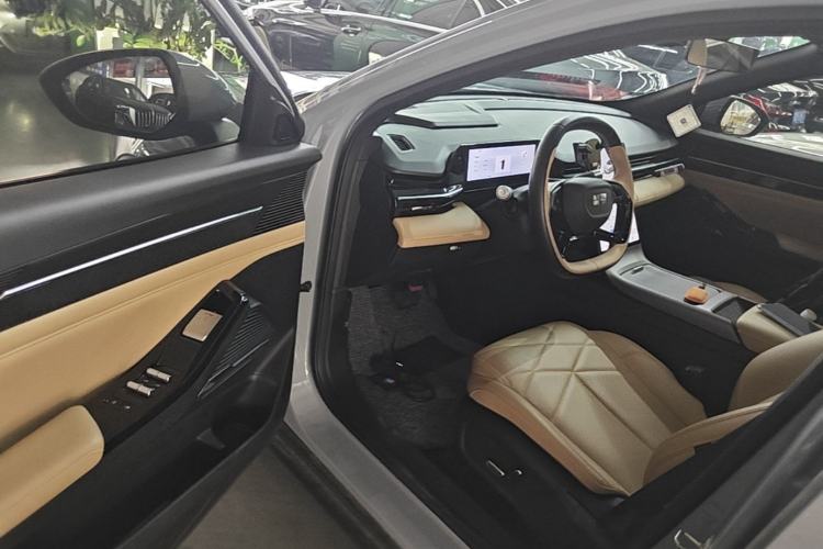 Used Geely Galaxy L6 2023 125km MAX Driver Seat