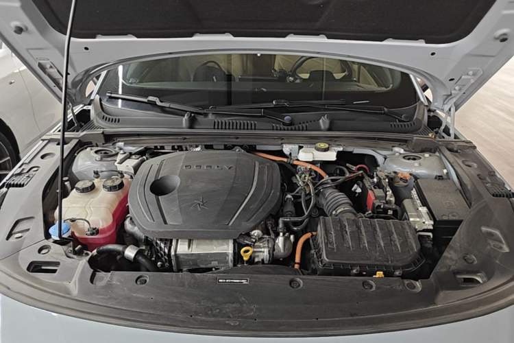 Used Geely Galaxy L6 2023 125km MAX Engine Bay
