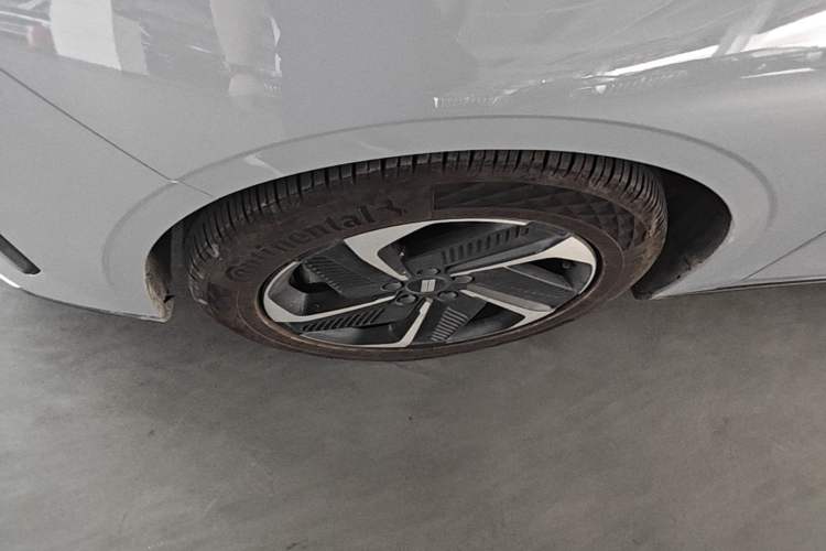 Used Geely Galaxy L6 2023 125km MAX Exterior 4
