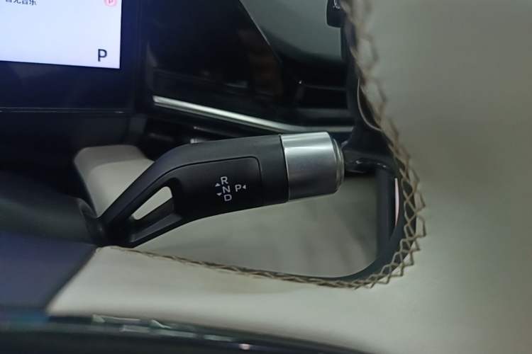 Used Geely Galaxy L6 2023 125km Starship Gear Lever