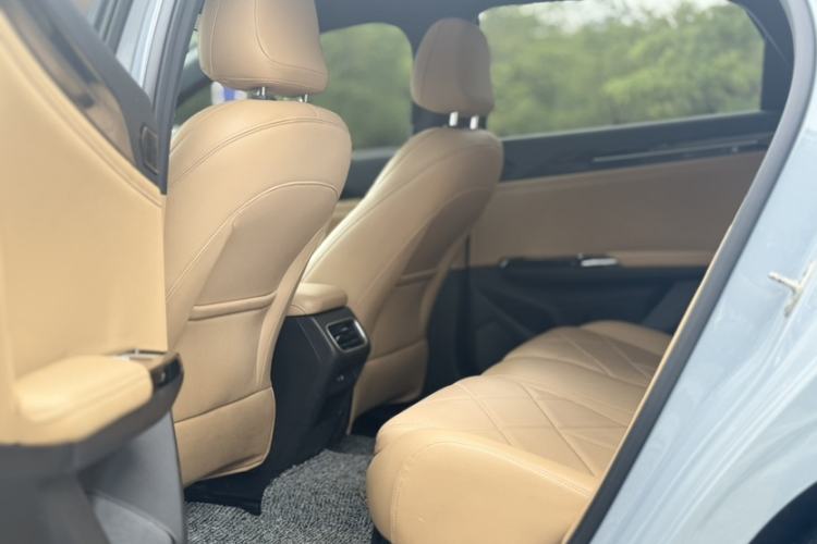 Used Geely Galaxy L6 2023 125km MAX Interior 3