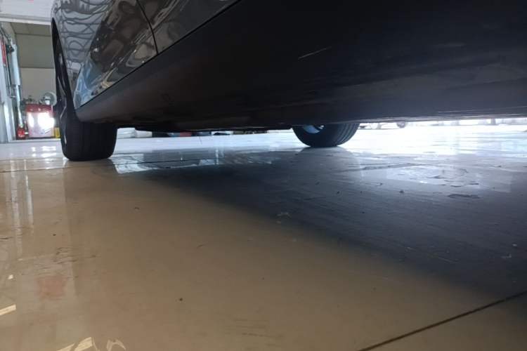 Used Geely Galaxy L6 2023 125km MAX Left Side Sill