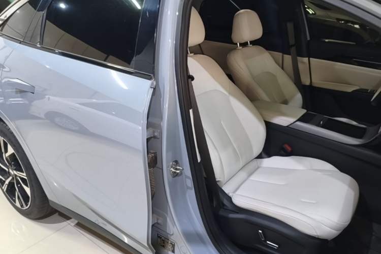 Used Geely Galaxy L6 2023 125km Starship Right Front Seat