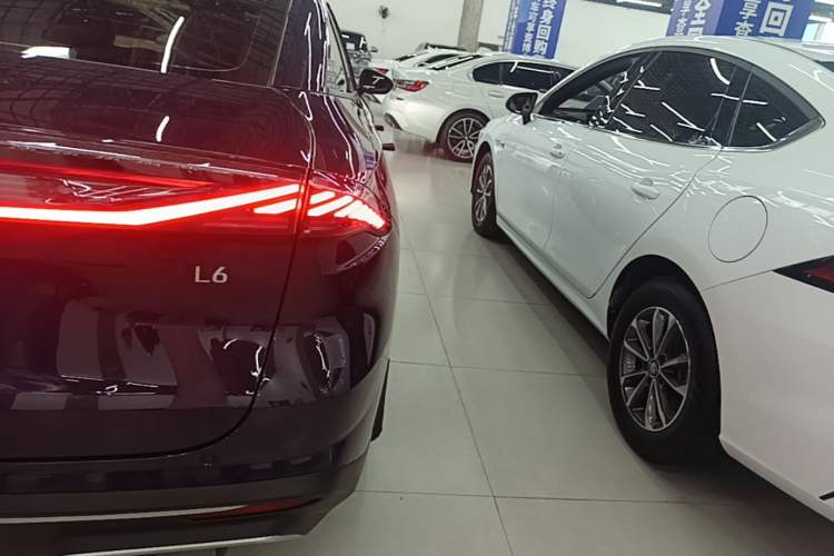 Used Geely Galaxy L6 2023 125km Starship Right Rear Taillight