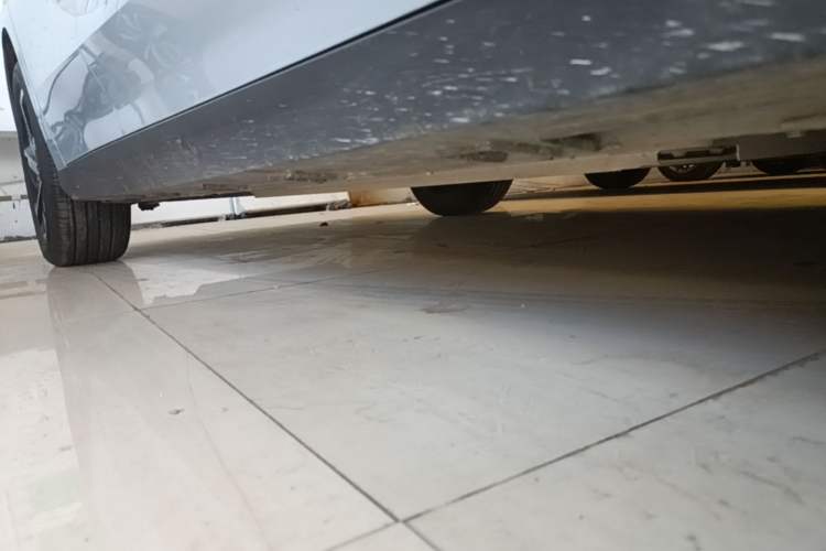 Used Geely Galaxy L6 2023 125km MAX Right Side Sill