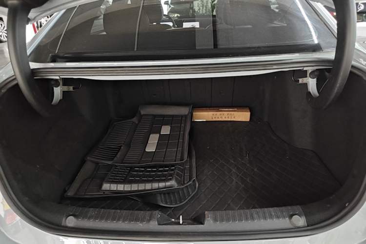 Used Geely Galaxy L6 2023 125km MAX Trunk