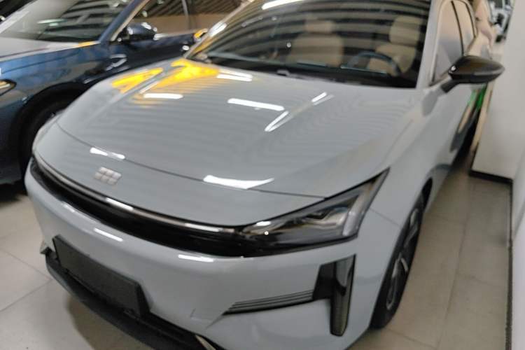Geely Galaxy L6 2023 125km PLUS usata Guazi used car, China used car export, Used car for sale, Used  cars, Cheapest cars for sale
