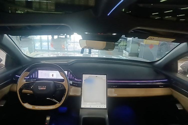 Used Geely Galaxy L6 2023 125km Starship Center Console