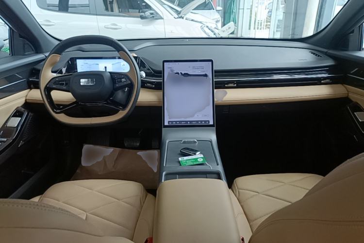 Used Geely Galaxy L6 2023 125km MAX Center Console