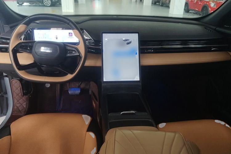 Used Geely Galaxy L6 2023 125km Starship Center Console