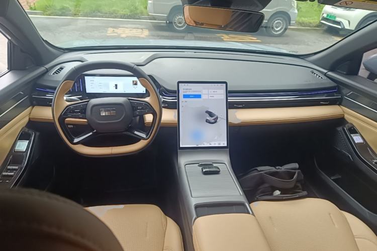 Used Geely Galaxy L6 2023 125km Starship Center Console