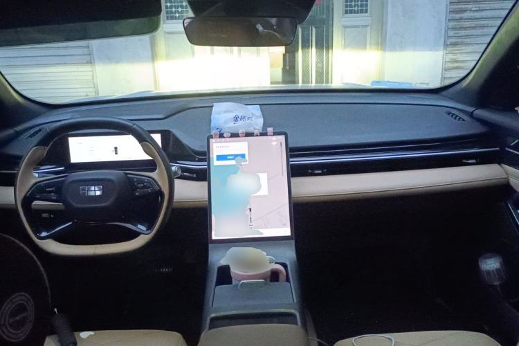 Used Geely Galaxy L6 2023 125km MAX Center Console