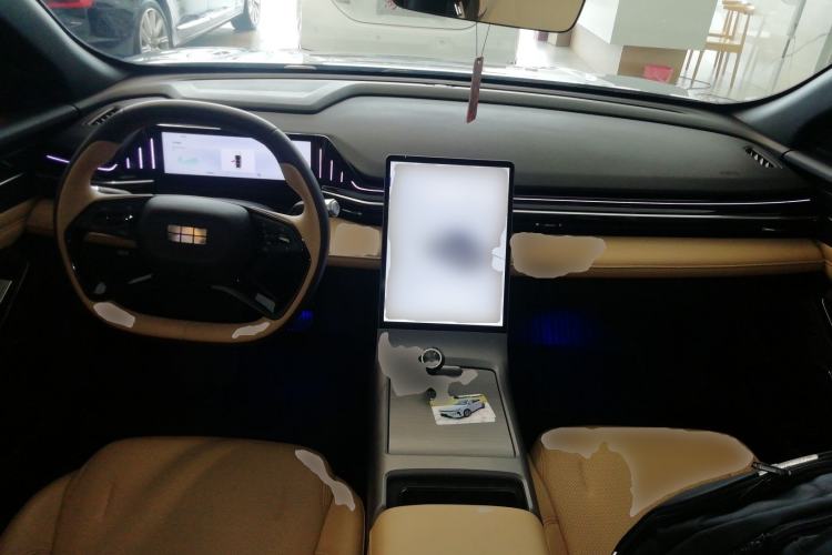 Used Geely Galaxy L6 2023 125km Starship Center Console