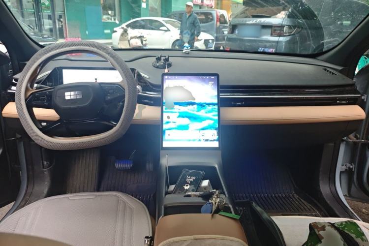 Used Geely Galaxy L6 2023 125km Starship Center Console