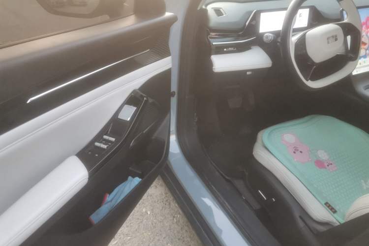 Used Geely Galaxy L6 2023 125km MAX Driver Seat