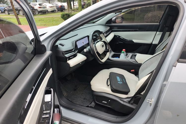 Used Geely Galaxy L6 2023 125km MAX Driver Seat