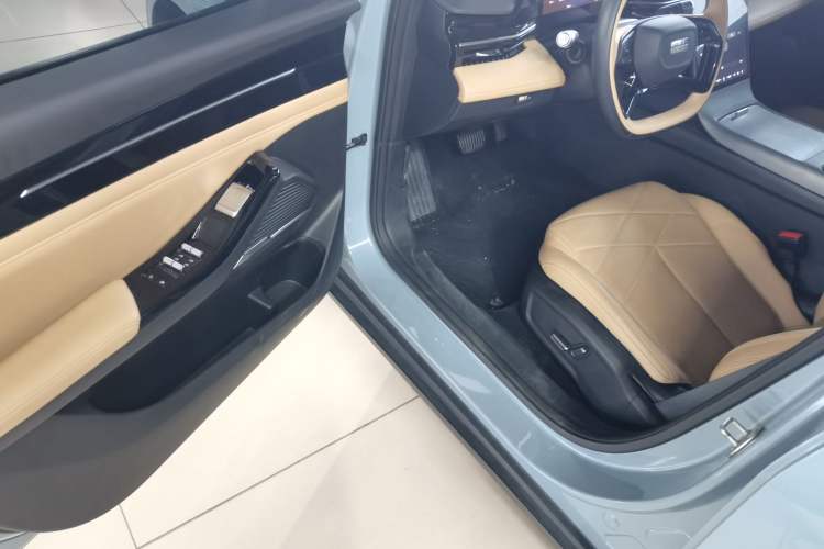 Used Geely Galaxy L6 2023 125km PLUS Driver Seat