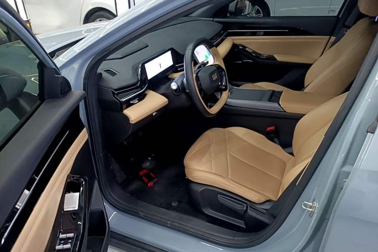 Used Geely Galaxy L6 2023 60km PLUS Driver Seat