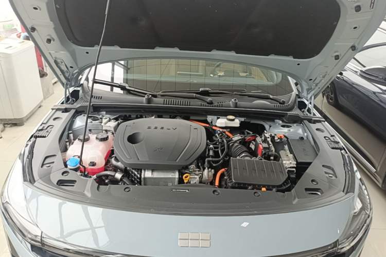 Used Geely Galaxy L6 2023 125km MAX Engine Bay