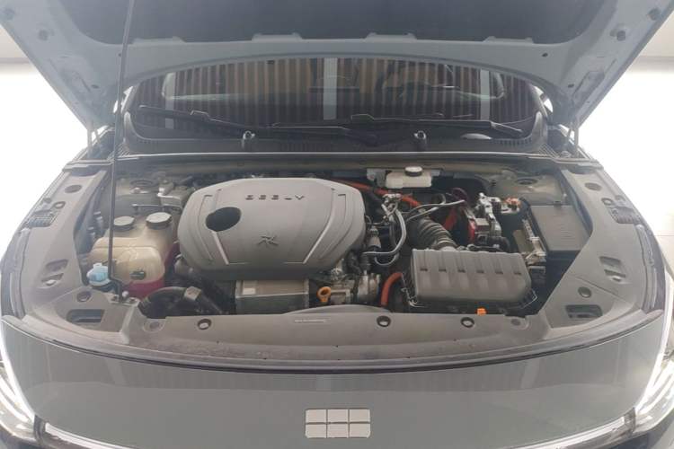 Used Geely Galaxy L6 2023 125km Starship Engine Bay