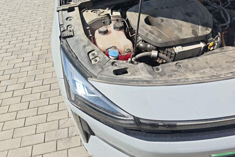 Used Geely Galaxy L6 2023 125km PLUS Engine Bay Right