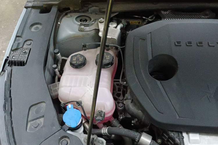 Used Geely Galaxy L6 2023 125km MAX Engine Bay Right