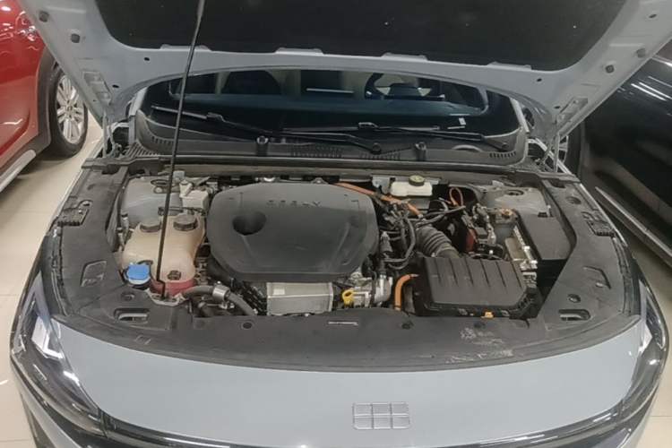 Used Geely Galaxy L6 2023 125km Starship Engine Bay