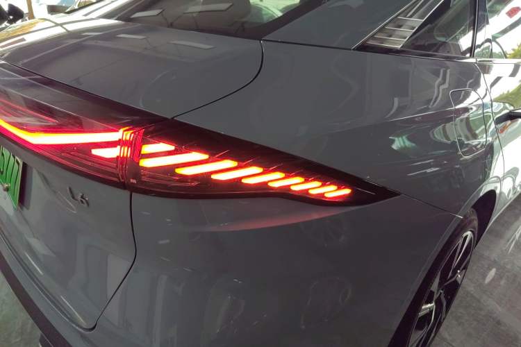 Used Geely Galaxy L6 2023 125km Starship Exterior 1