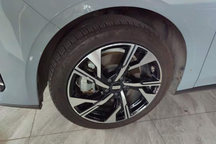 Used Geely Galaxy L6 2023 125km Starship Exterior 2