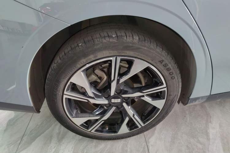 Used Geely Galaxy L6 2023 125km Starship Exterior 3